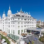 Royal & Spa