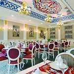 Royal Palace Resort 5*