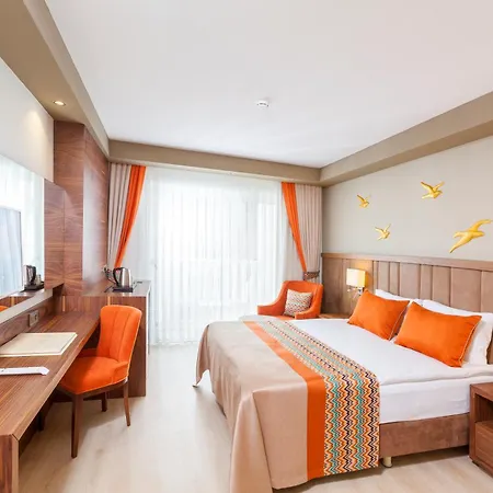 Royal Palace 5* Side