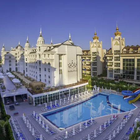 Resort Royal Palace Side