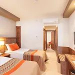 Üdülőközpont Royal Palace 5*
